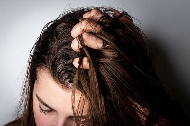 4 Simple Tricks to Hide Greasy Hair | Softer Hair