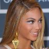 Beyoncé with tinsels in her hair